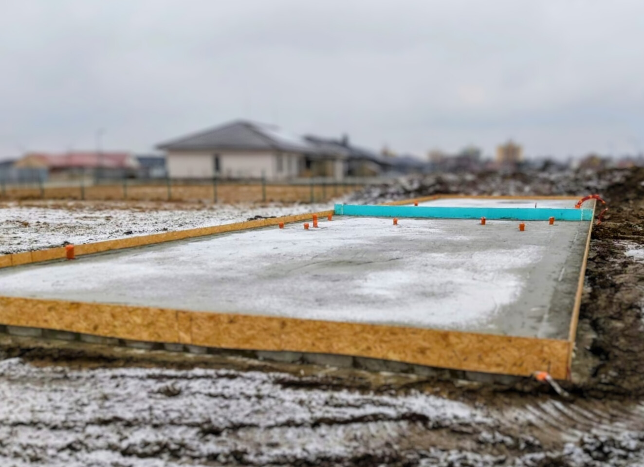 Kompletní stavba základových desek - betonáž základů rodinných domů jižní Čechy